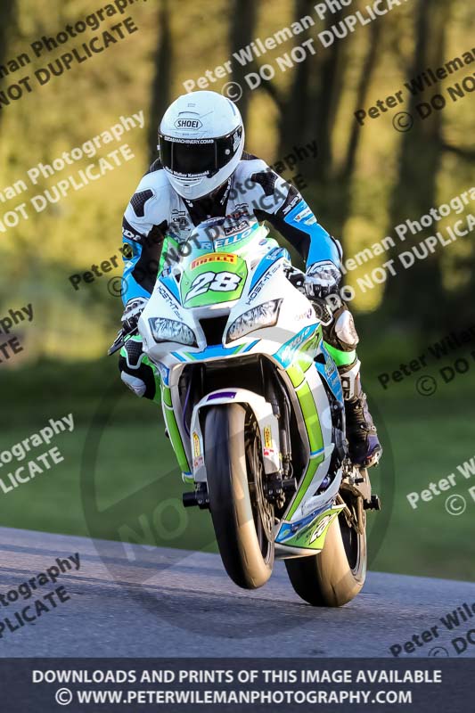 cadwell no limits trackday;cadwell park;cadwell park photographs;cadwell trackday photographs;enduro digital images;event digital images;eventdigitalimages;no limits trackdays;peter wileman photography;racing digital images;trackday digital images;trackday photos